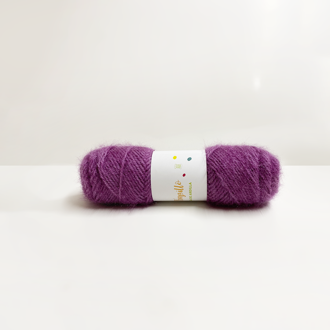 LANA COLA DE ARDILLA COLOR MORADO