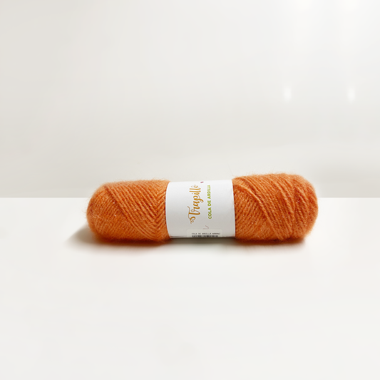 LANA COLA DE ARDILLA COLOR NARANJA