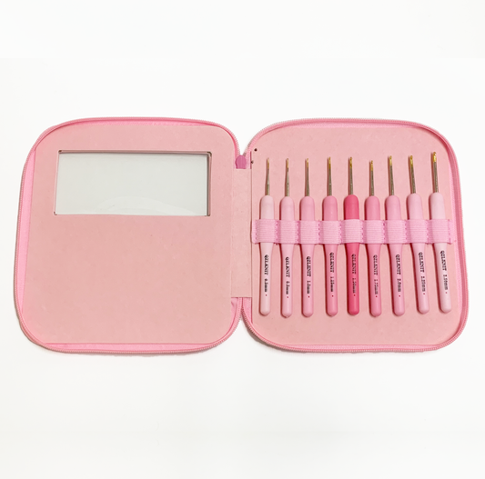 Set de agujas ergonómicas. Con estuche.