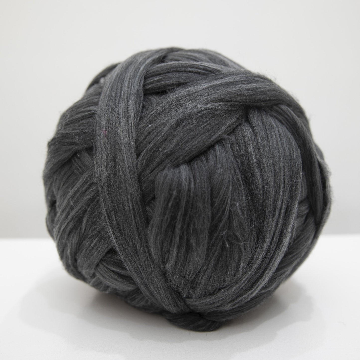 Lana de Merino. Gris Oscuro.